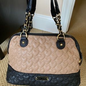 Betsy Johnson Black and Tan bag little wear on strap good size roomy inside
